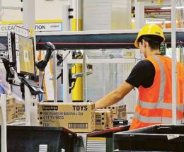 Dopo le feste, addio 800 contratti di lavoro in Amazon
