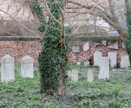 Cimitero ebraico nell’incuria