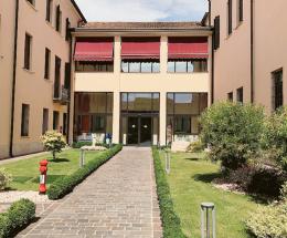 Non solo abbracci, tornano i servizi e l'animazione in Casa Albergo