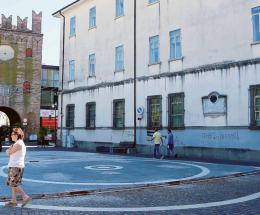 La provocazione: un monumento dove c’era il chiosco?