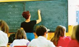 Maestra no mask e no vax salvata dal covid: "Forse mi vacciner&ograve;"