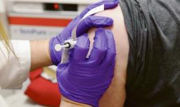 "Vaccino obbligatorio, no vax come evasori fiscali"