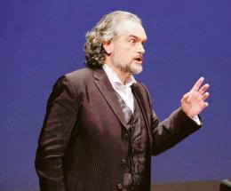 Domani sera, la voce del maestro