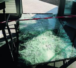 Spaccate in centro: “Sos al sindaco”