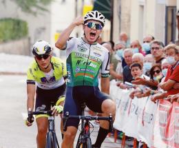 Angelo Gomme, Nicolò Costa Pellicciari trionfa