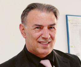 Decade Dall'Ara, Laruccia al comando 