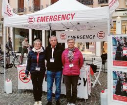 Emergency in piazza per il tesseramento
