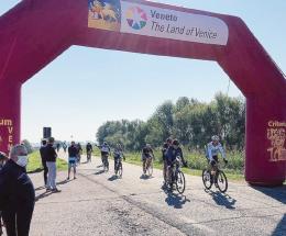In bici per ricordare Elisa
