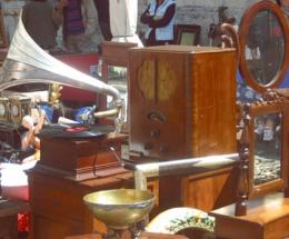 Antiquariato, domenica c’è il mercatino