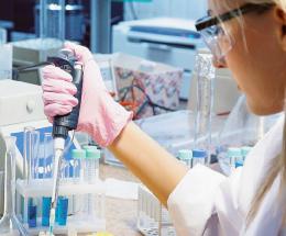 Due borse di studio per la ricerca contro il melanoma