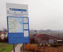 Cartelli turistici rinnovati, raccontano il "taglio" di Porto Viro