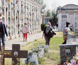 Cimitero, un buco coi debiti attorno