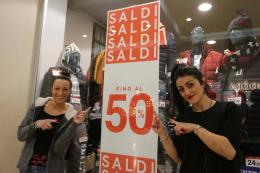 Saldi estivi dal 3 luglio, ma da subito possibilità di vendite straordinarie