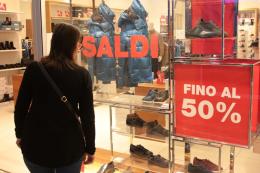 Primavera fredda: in crisi il settore abbigliamento
