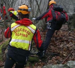 41enne rodigino precipita dal sentiero e muore  