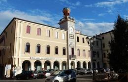 Carte false, funzionario a processo