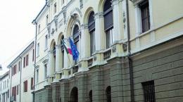 Provincia senza soldi: Perché non risparmia sul direttore generale?