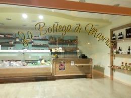 Botteghe in crisi, ma Marina alza la serranda