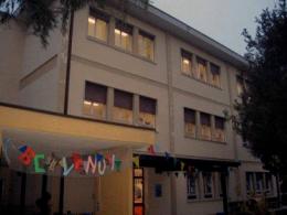 Puzza, i bimbi lasciano la scuola
