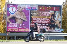 Manifesto hot, Sgarbi: ma cosa volete censurare...