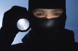 Ladri alla media Parenzo, ennesima razzia