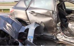 Clamorosa carambola fra tre auto: passeggeri salvi per miracolo