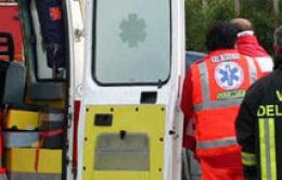 Auto vola fuori strada, perde la vita una 35enne