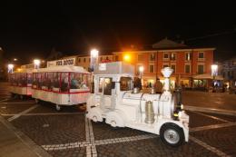 Il trenino del centro fa davvero il pieno