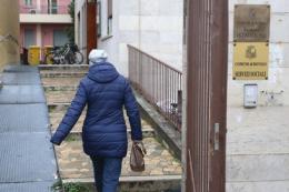 Freddo e fuga di gas: gli impiegati traslocano