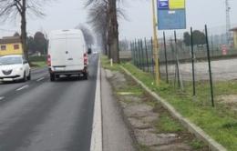 Un torcia per segnalare il bus