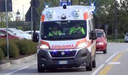 Schianto frontale, due persone all'ospedale