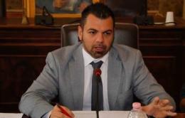 Il sindaco Raito lancia un videomessaggio da vero Presidente