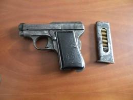 Si spara un colpo al petto, padre di famiglia gravissimo