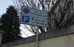 Va dal dottore, ma viene multato