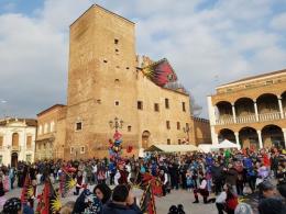 Carnevale a Lendinara, un tripudio di colori e festa