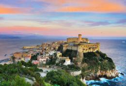 Gaeta, un antico borgo a strapiombo sul Mar Tirreno