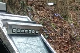 Rubano le slot, le scassinano e le gettano in un campo