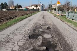 Quella strada che va in mille pezzi