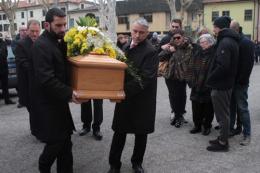 Un sagrato pieno di amici per l'addio a Silvia Vanin