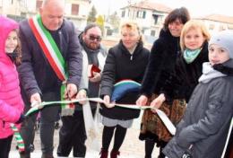 Taglio del nastro ieri mattina per la primaria di Ca’ Tiepolo che riparte