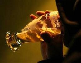 Non resiste al richiamo del bar: evade dai domiciliari per una birra