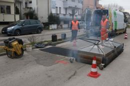 Buche e rattoppi, asfalto sotto stress