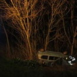 Schianto, madre e figlia incastrate nell'auto: grave la giovane