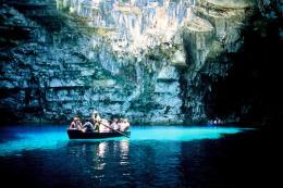 Tra mare e laghi sotterranei sull&rsquo;isola di Cefalonia
