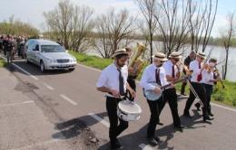 Coda polemica sul funerale <br/> "Neanche un tg per Rik Battaglia"