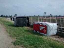 Finisce la festa, ma arrivano i vandali <br/> rovesciati due bagni chimici 