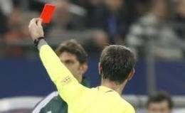 Guardalinee picchia l'arbitro <br/> squalificato per due anni 