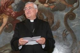 Disabile mandato fuori dalla chiesa<br/> il vescovo: "Non ho cacciato nessuno"