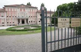 "Ci scusiamo per il disagio"<br/>arriva la festa degli universitari