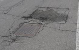 Via Malipiera, strada colabrodo <br/> i residenti stanchi della situazione 